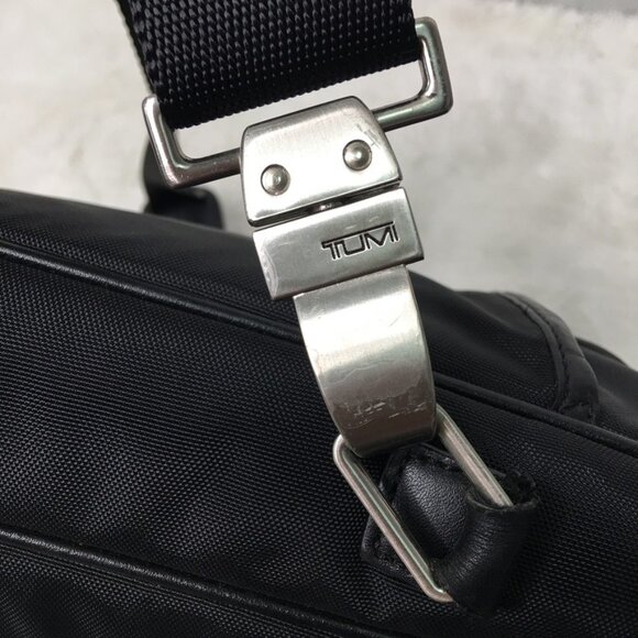 Tumi Women's Black Nylon Canvas Briefcase Laptop Messenger Bag 12.5 x 10.5 - Picture 10 of 16